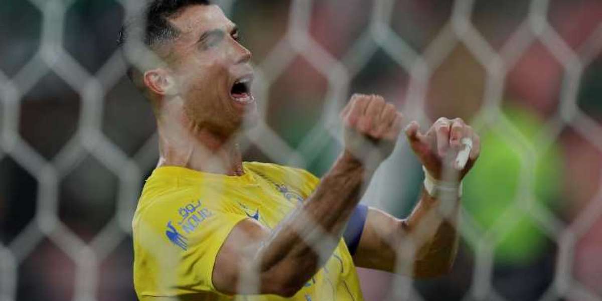 Cristiano Ronaldo strzela 50. bramkę dla Al Nassr, pokonując Al Ahli